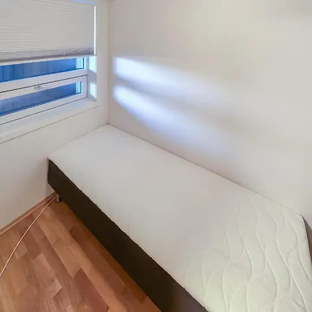 Nice Apartment In Kristiansand S 아파트 *
